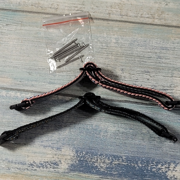 Watch Versa2 bands. - Picture 3 of 9